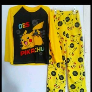 POKEMAN PIKACHU PAJAMAS 4/5 NEW